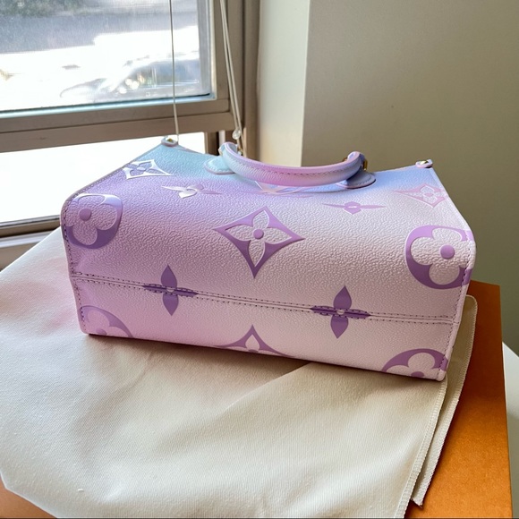 LOUIS VUITTON Onthego PM LIMITED EDITION - Picture 9 of 16